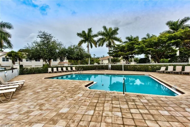 15591 Marcello Cir 143, Naples, Florida 34110