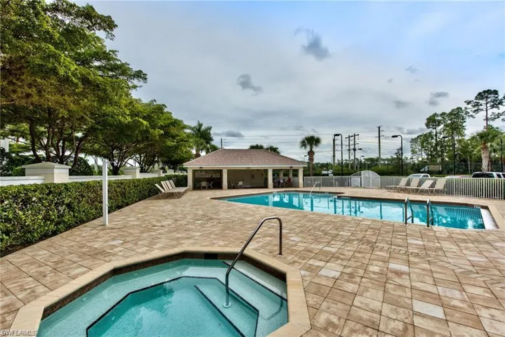 15591 Marcello Cir 143, Naples, Florida 34110