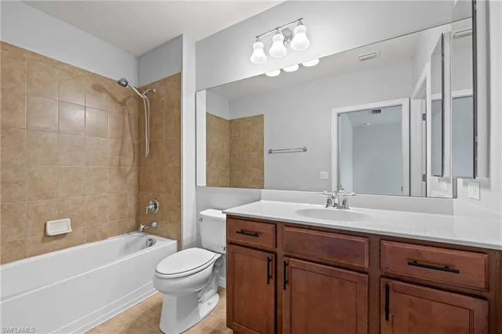 28462 Villagewalk Blvd Bonita Springs FL 34135 - Secondary bathroom