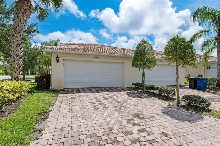 28462 Villagewalk Blvd Bonita Springs FL 34135 - Detached garage
