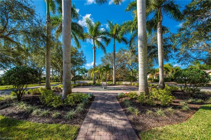Almaco median park