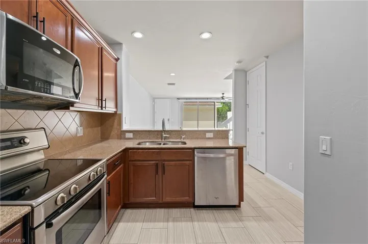 28462 Villagewalk Blvd Bonita Springs FL 34135 - Kitchen