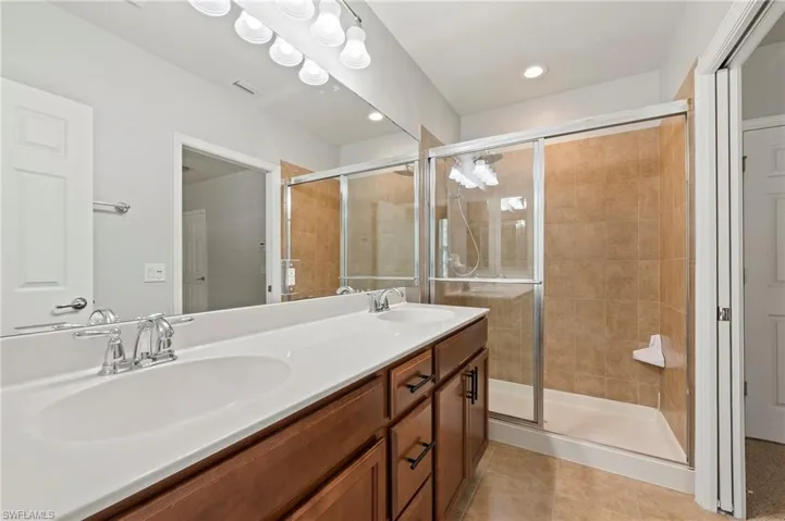 28462 Villagewalk Blvd Bonita Springs FL 34135 - Owner's bathroom