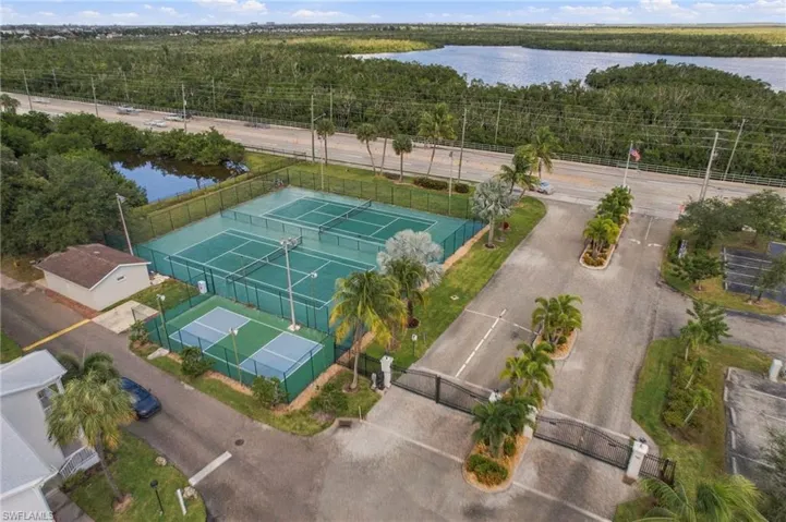 Tennis & Pickle Ball Courts