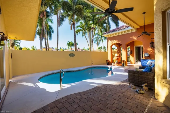 Courtyard/Heated Pool
