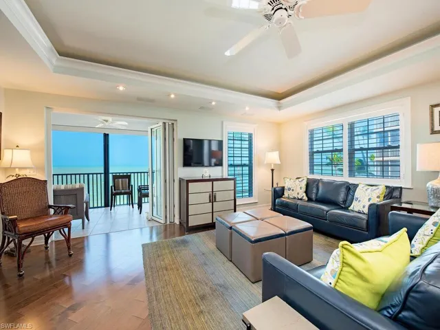 Casual living area with Gulf view
