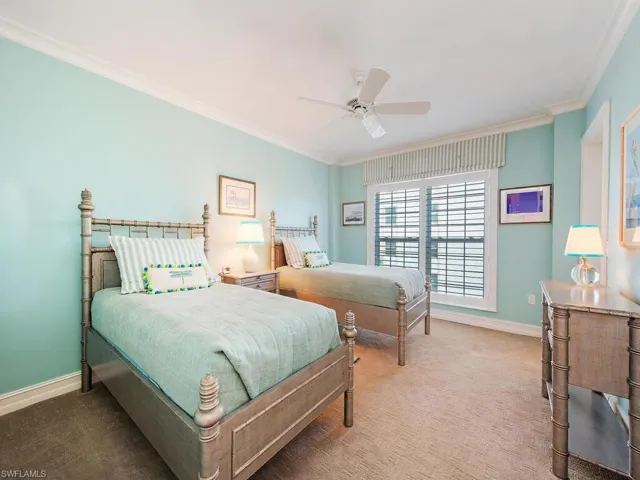 Guest bedroom with ensuite bathroom