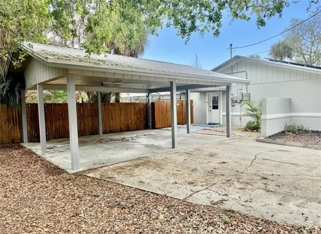 233 S Cypress St, Labelle, Florida 33935