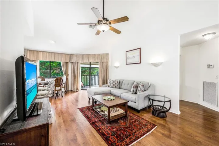 78  Bennington  DR, Naples, FL 34104