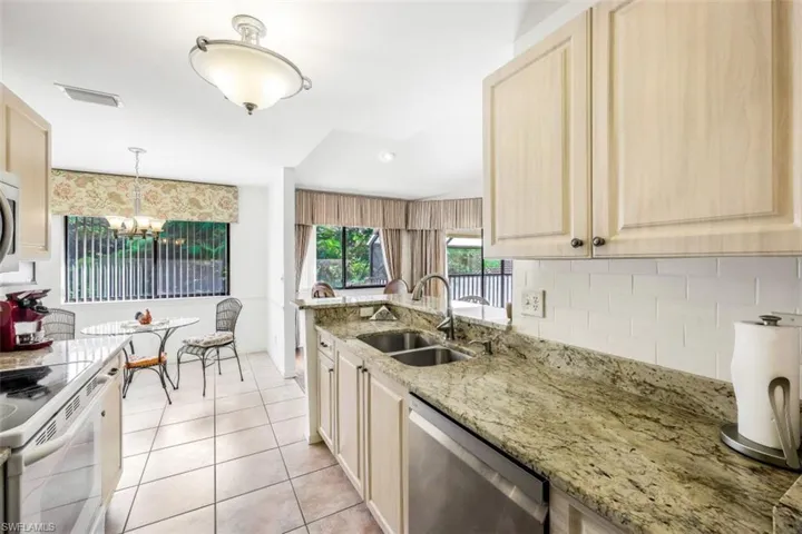 78  Bennington  DR, Naples, FL 34104