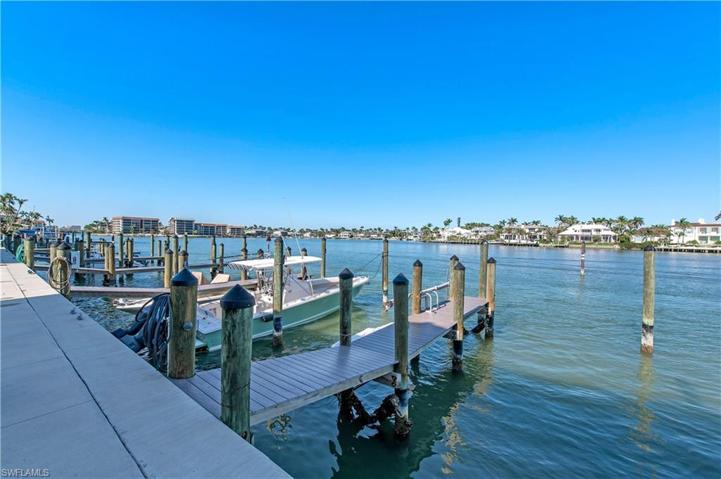2500  Gulf Shore N BLVD, Naples, FL 34103