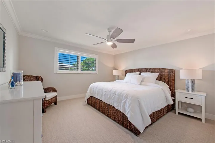2500  Gulf Shore N BLVD, Naples, FL 34103