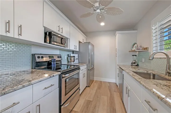 2500  Gulf Shore N BLVD, Naples, FL 34103