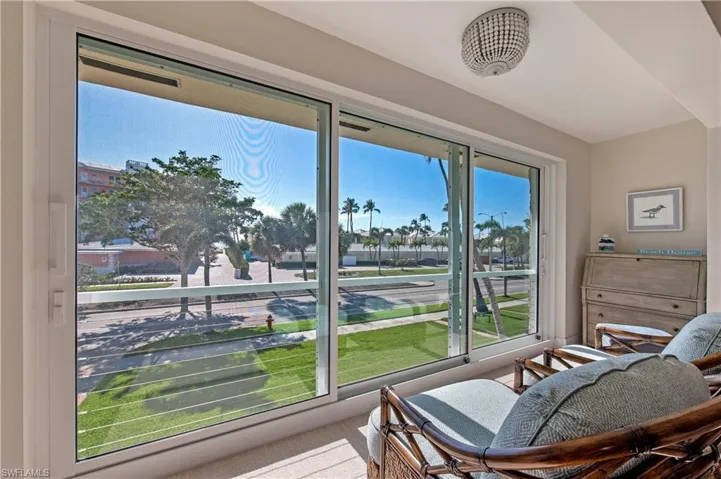 2500  Gulf Shore N BLVD, Naples, FL 34103
