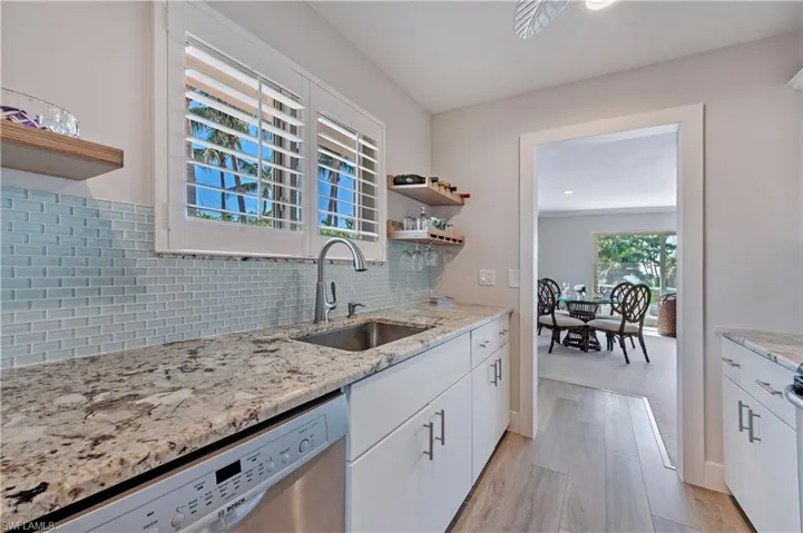 2500  Gulf Shore N BLVD, Naples, FL 34103