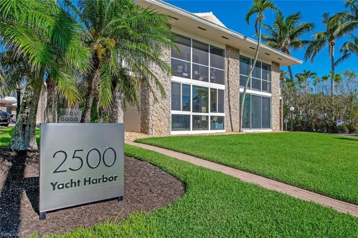 2500  Gulf Shore N BLVD, Naples, FL 34103