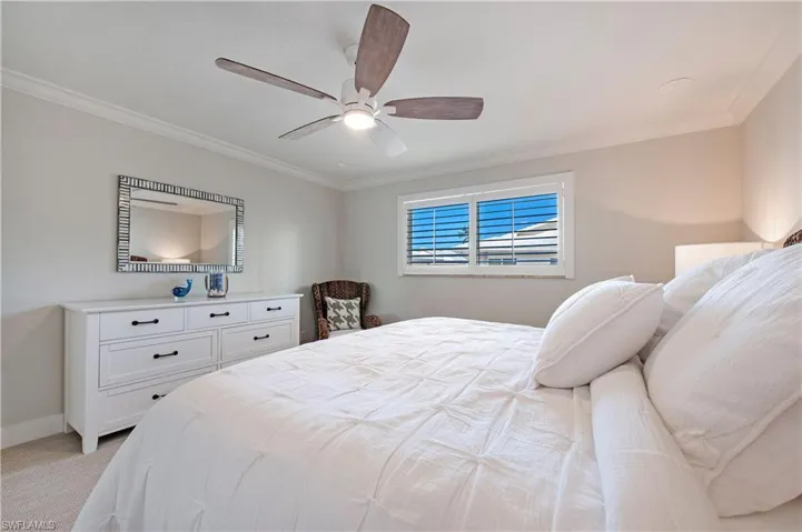 2500  Gulf Shore N BLVD, Naples, FL 34103