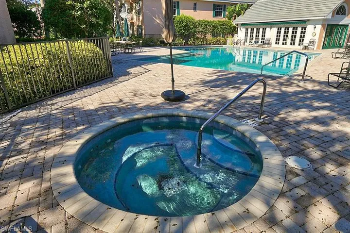 7058  Barrington  CIR, Naples, FL 34108