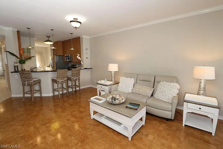 7058  Barrington  CIR, Naples, FL 34108