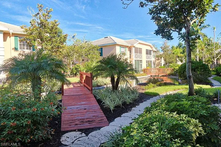 7058  Barrington  CIR, Naples, FL 34108
