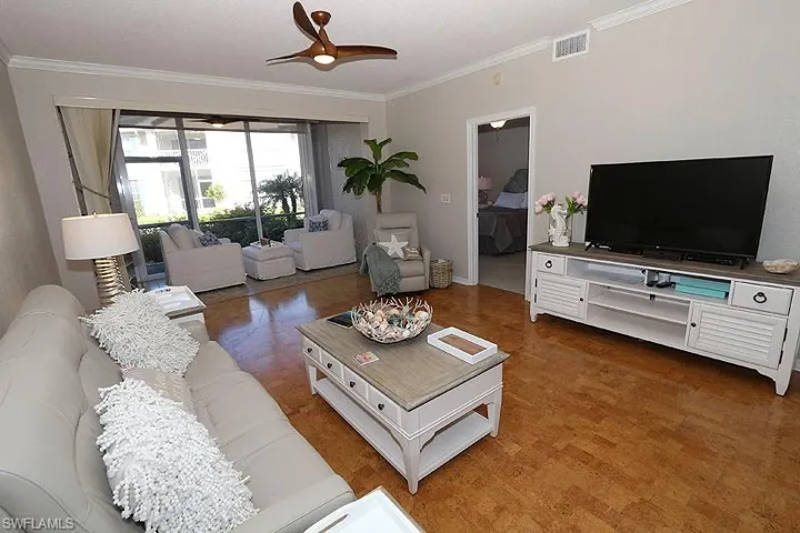 7058  Barrington  CIR, Naples, FL 34108