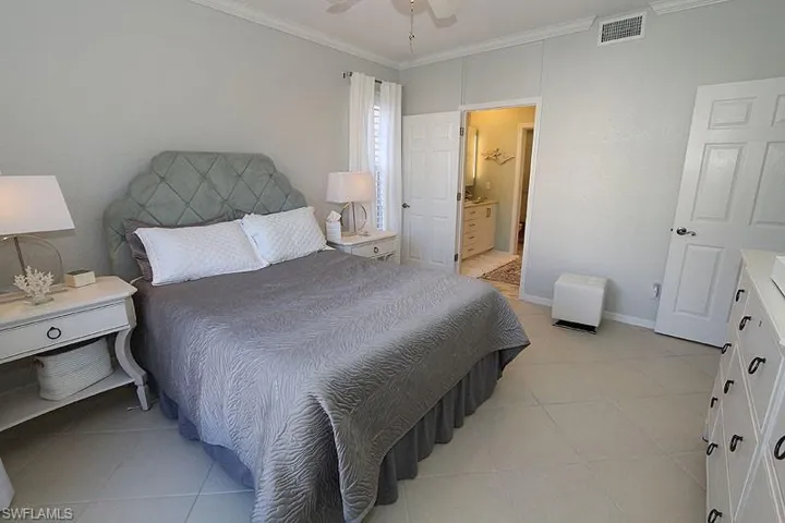 7058  Barrington  CIR, Naples, FL 34108
