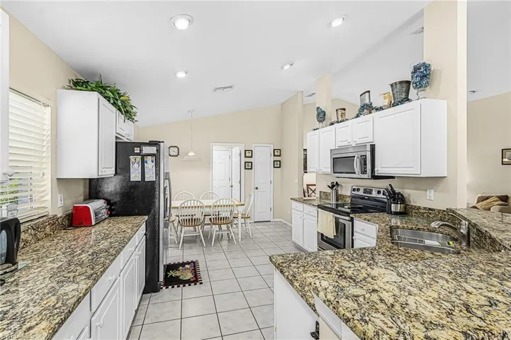15638 Beachcomber Ave, Fort Myers, Florida 33908