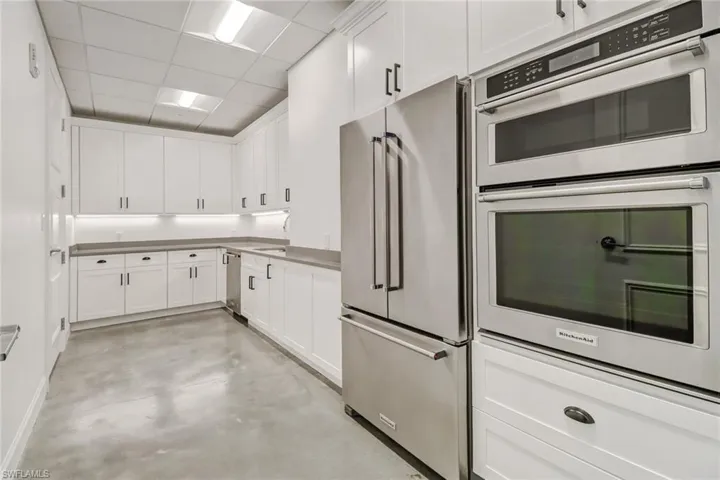 COMMUNITY KITCHEN FOR YOUR USE
