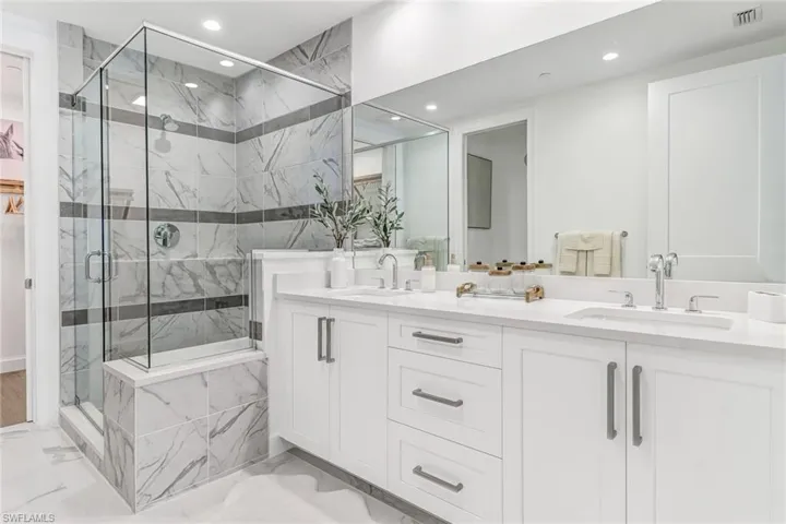 LUXURIOUS MASTER BATH, DOUBLE SINK, WALK IN CLOSET