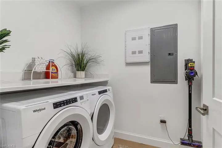 BRAND NEW SPACIOUS LAUNDRY