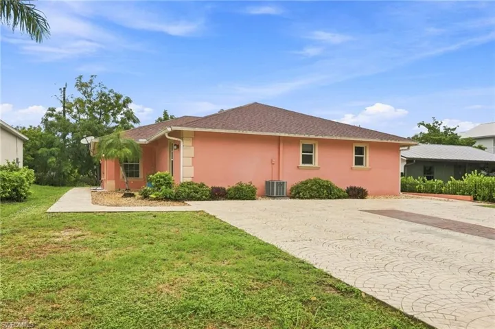 4438 Pine Lake Rd, Bonita Springs, Florida 34134