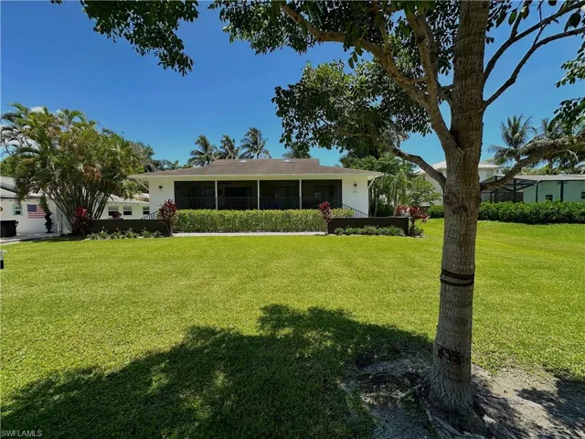 560 9th Ave S, Naples, Florida 34102