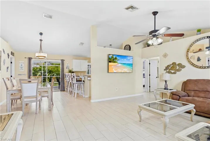 204 Se 18th St, Cape Coral, Florida 33990