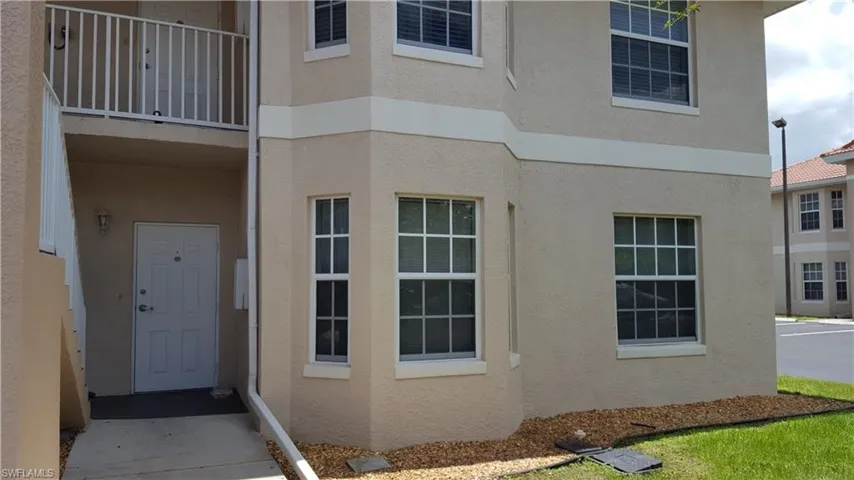 Entry and parking in front
