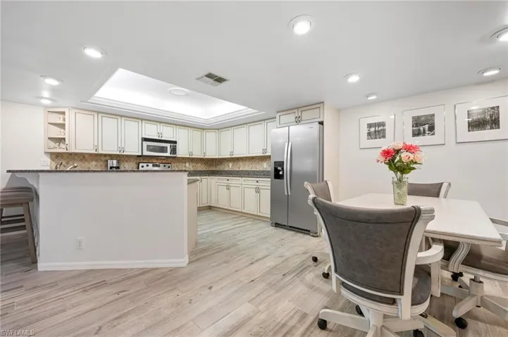Kitchen with dinette