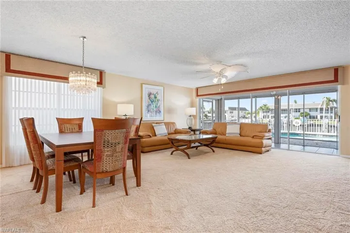 Dining/Living room