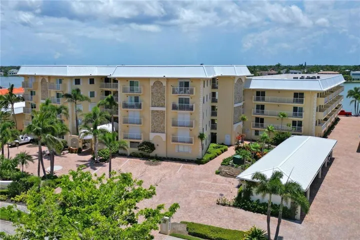 3000 Gulf Shore Blvd N 213, Naples, Florida 34103