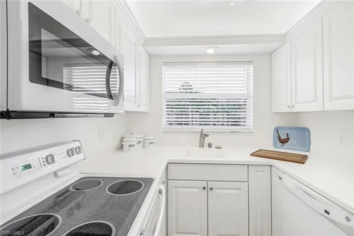 3000 Gulf Shore Blvd N 213, Naples, Florida 34103