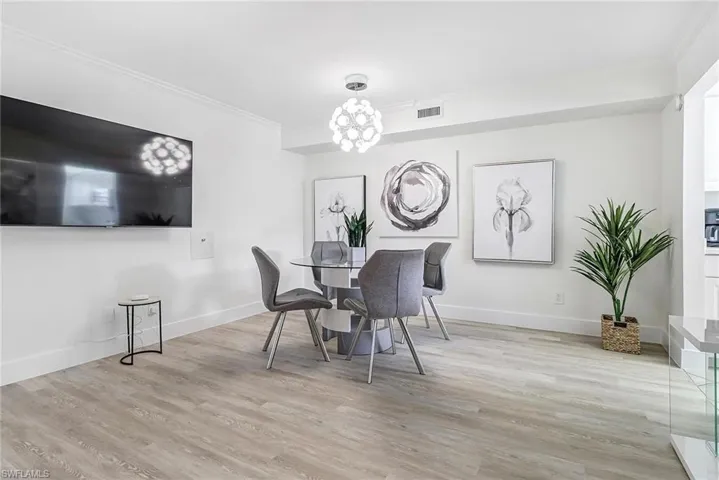 3000 Gulf Shore Blvd N 213, Naples, Florida 34103