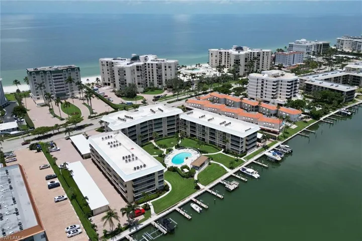 3000 Gulf Shore Blvd N 213, Naples, Florida 34103
