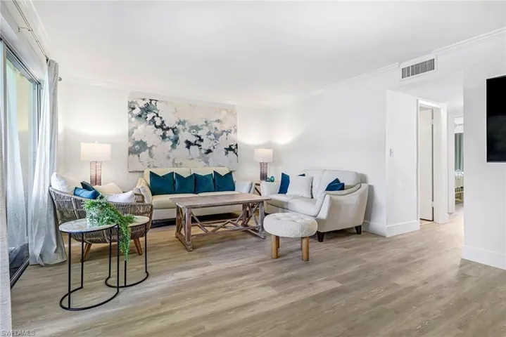 3000 Gulf Shore Blvd N 213, Naples, Florida 34103