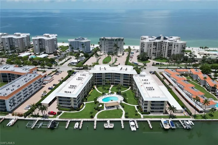 3000 Gulf Shore Blvd N 213, Naples, Florida 34103