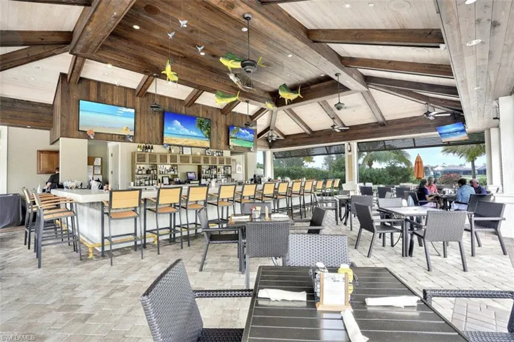 Bahama Bar poolside restaurant and bar.