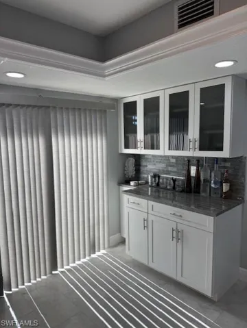 Kitchen Bar Area