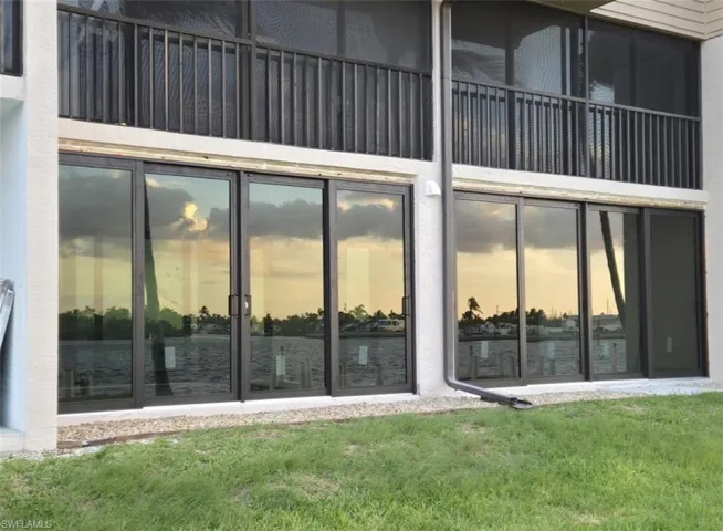Rear enclosed huge lanai with Slider doors