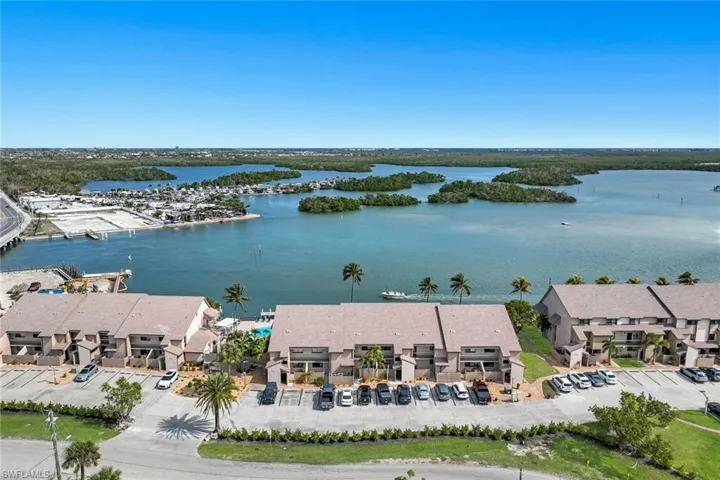 894 Buttonwood Dr 115, Fort Myers Beach, Florida 33931
