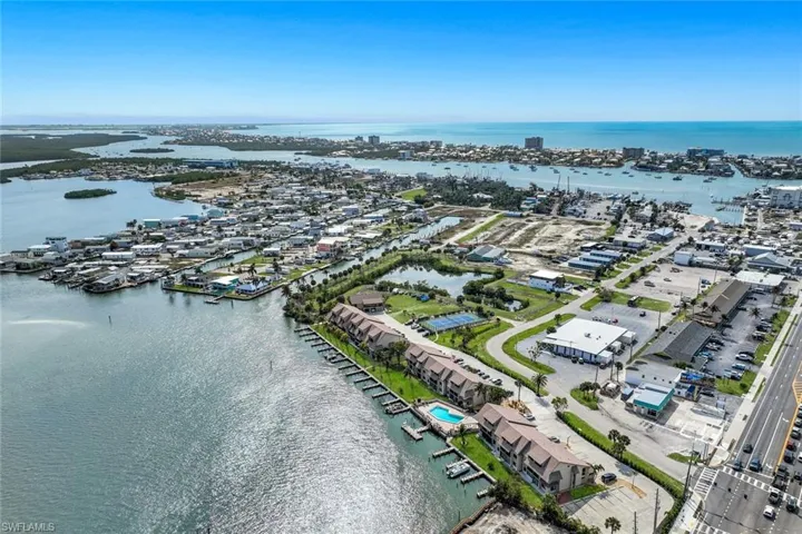 894 Buttonwood Dr 115, Fort Myers Beach, Florida 33931