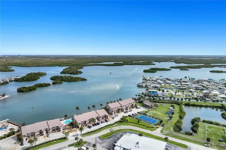 894 Buttonwood Dr 115, Fort Myers Beach, Florida 33931