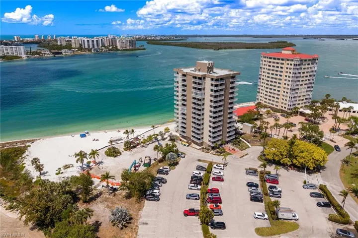 Ideal coastal location for boating and beach living