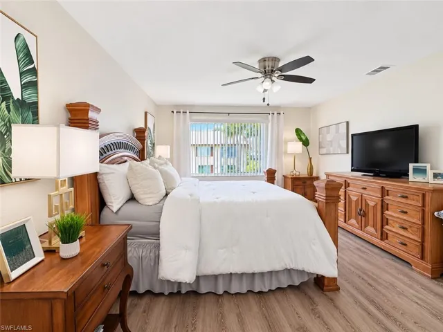 3420 Frosty Way 4902, Naples, Florida 34112